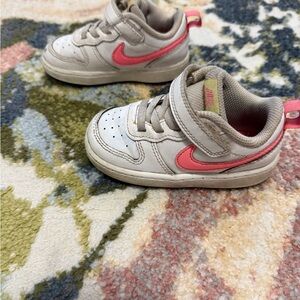 Nike Kids Sneakers - White and Pink
